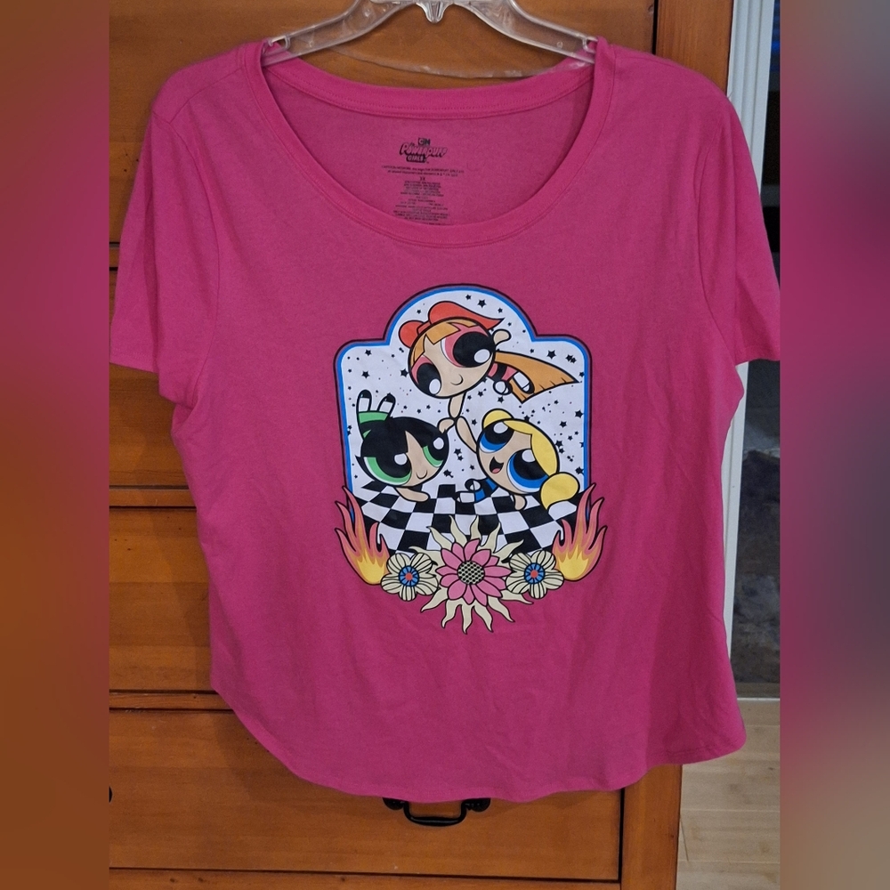 NWOT Pink Short Sleeve Women's Graphic Tee